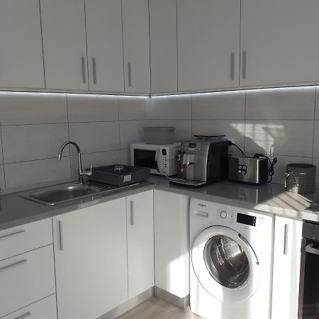 Sara Apartman Livezeni  Exteriör bild