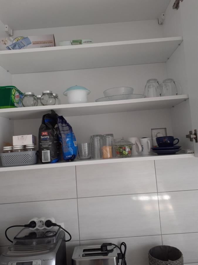 Sara Apartman Livezeni  Exteriör bild
