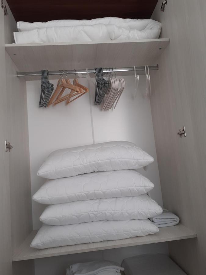 Sara Apartman Livezeni  Exteriör bild