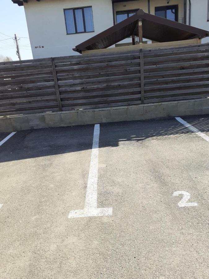 Sara Apartman Livezeni  Exteriör bild