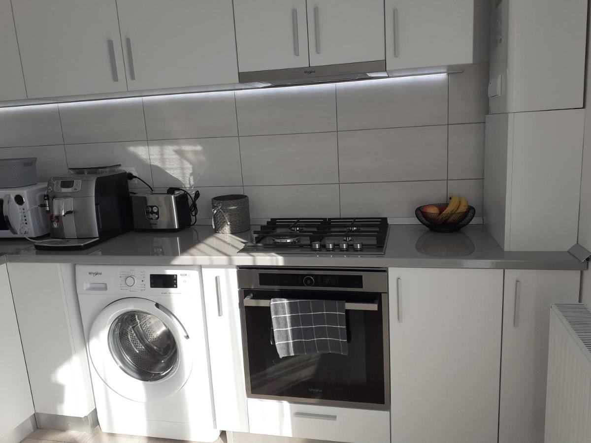 Sara Apartman Livezeni  Exteriör bild