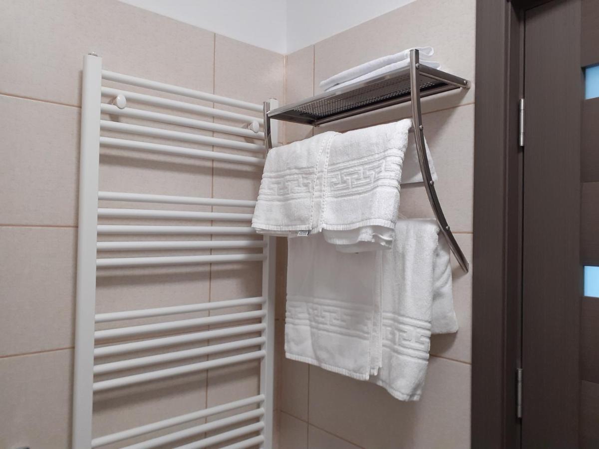 Sara Apartman Livezeni  Exteriör bild